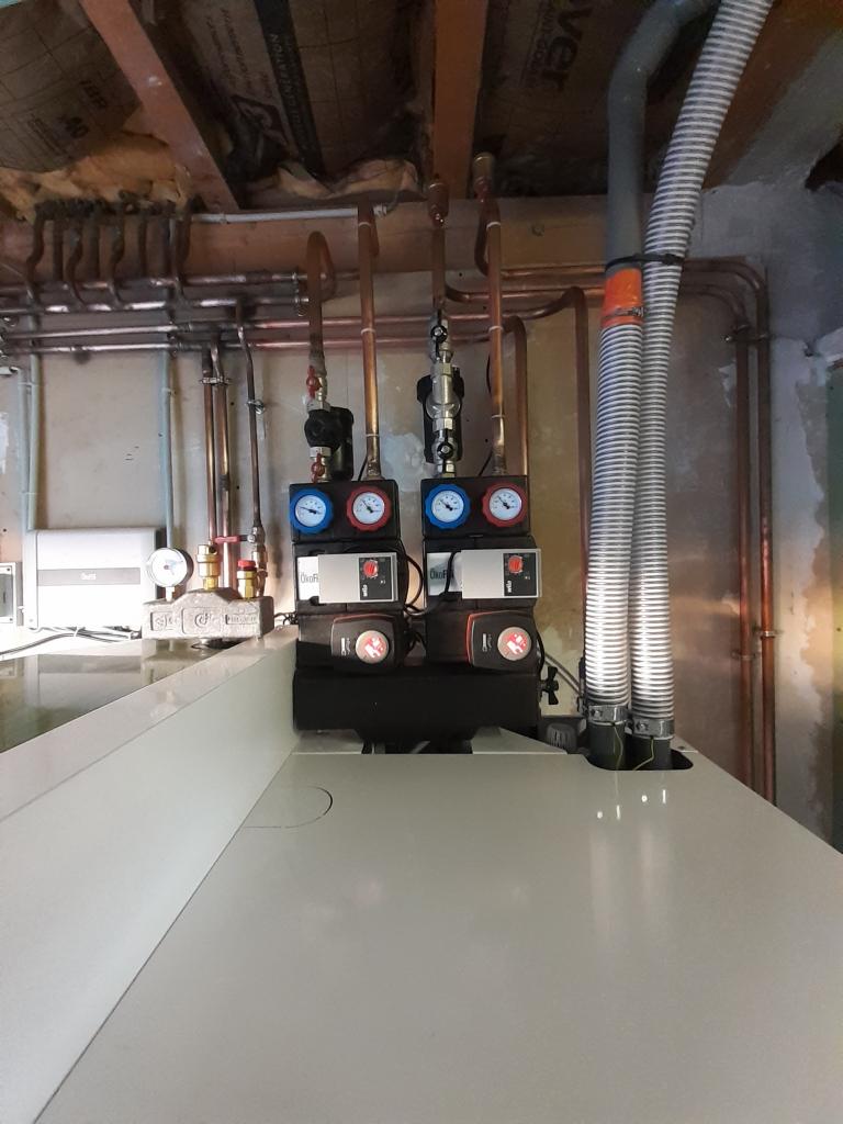 ENTREPRISE RGE- QUALIBOIS - INSTALLATION D'UNE CHAUDIERE OKOFEN PELLEMATIC SMART XS 16 KW GRANULES A CONDENSATION A SURVILLE CALVADOS (14) NORMANDIE