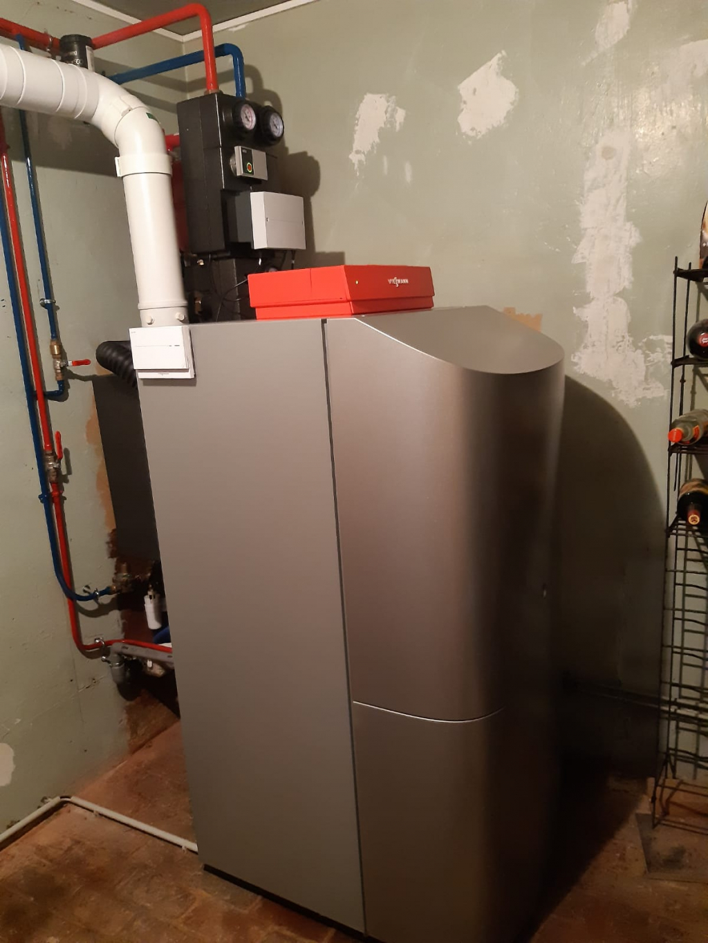 ENTREPRISE RGE - INSTALLATION D'UNE CHAUDIERE FUEL CONDENSATION VIESSMANN VITORONDENS 222-F A SURVILLE - CALVADOS (14) NORMANDIE