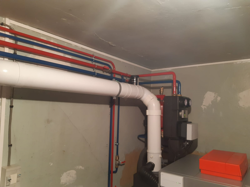 ENTREPRISE RGE - INSTALLATION D'UNE CHAUDIERE FUEL CONDENSATION VIESSMANN VITORONDENS 222-F A SURVILLE - CALVADOS (14) NORMANDIE