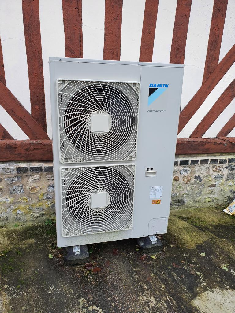 ENTREPRISE RGE - QUALIPAC - INSTALLATION D'UNE POMPE A CHALEUR DAIKIN ALTHERMA HT 14 KW