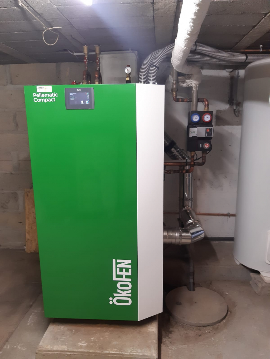 ENTREPRISE RGE- QUALIBOIS - INSTALLATION EN REMPLACEMENT D'UNE CHAUDIERE FUEL HORS CONDENSATION, D'UNE CHAUDIERE OKOFEN PELLEMATIC COMPACT 18 KW GRANULES