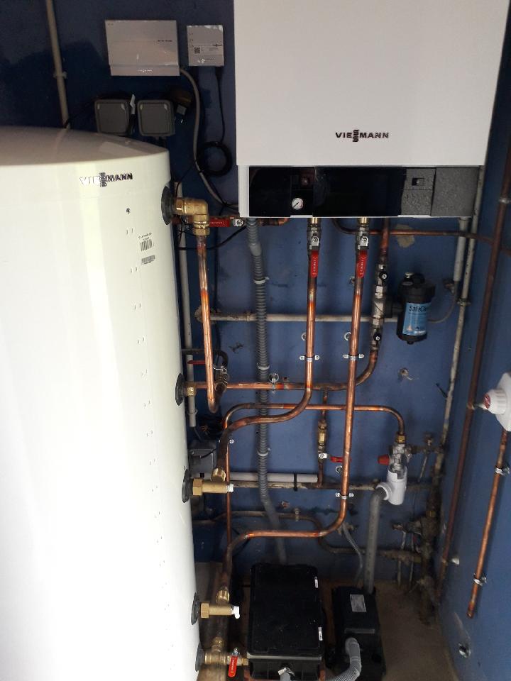 Installation d'une chaudière murale gaz VIESMMANN 26 kW